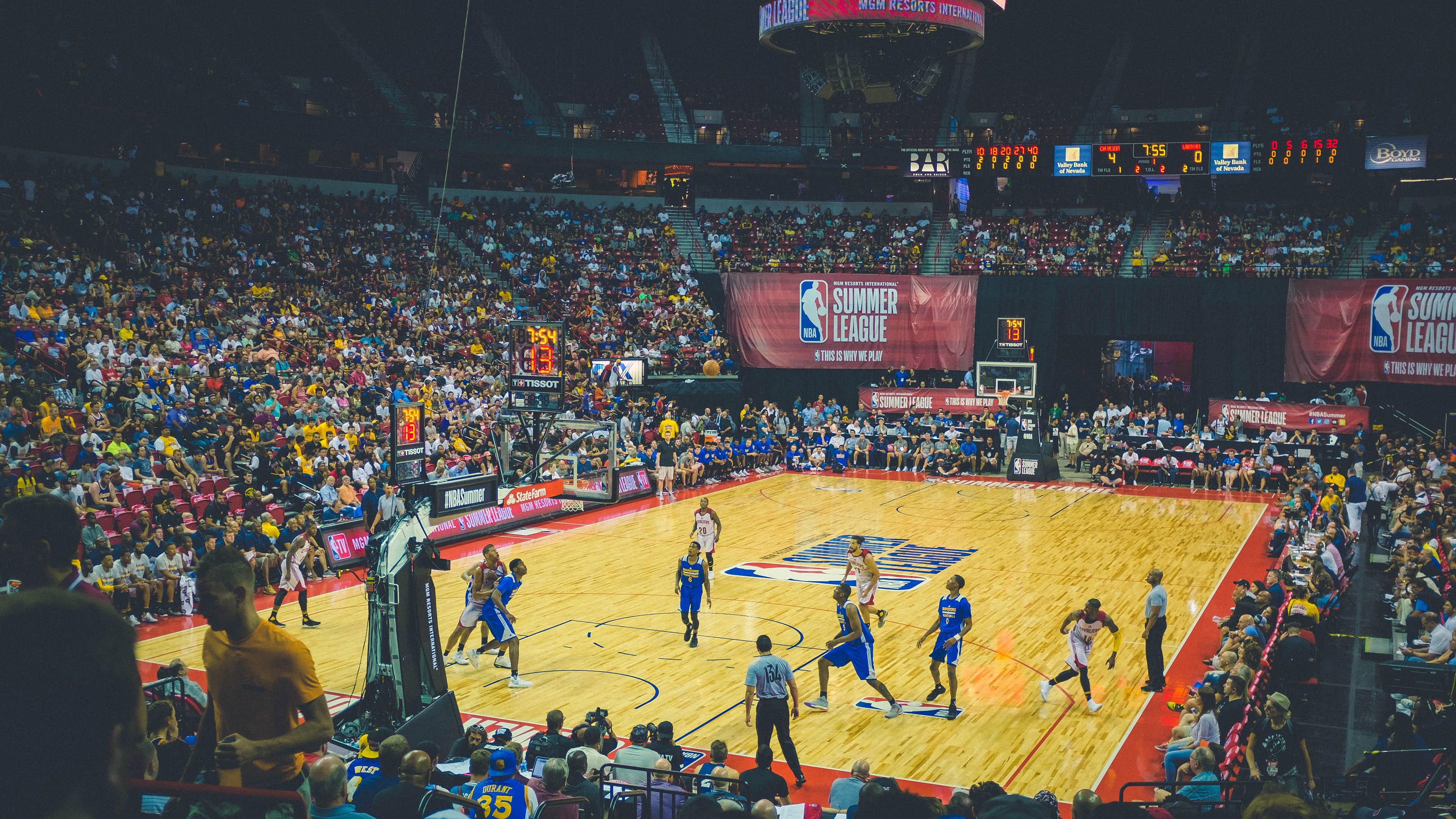 德甲推出全新观众体验套餐，推动足球文化多元发展，德甲表演赛