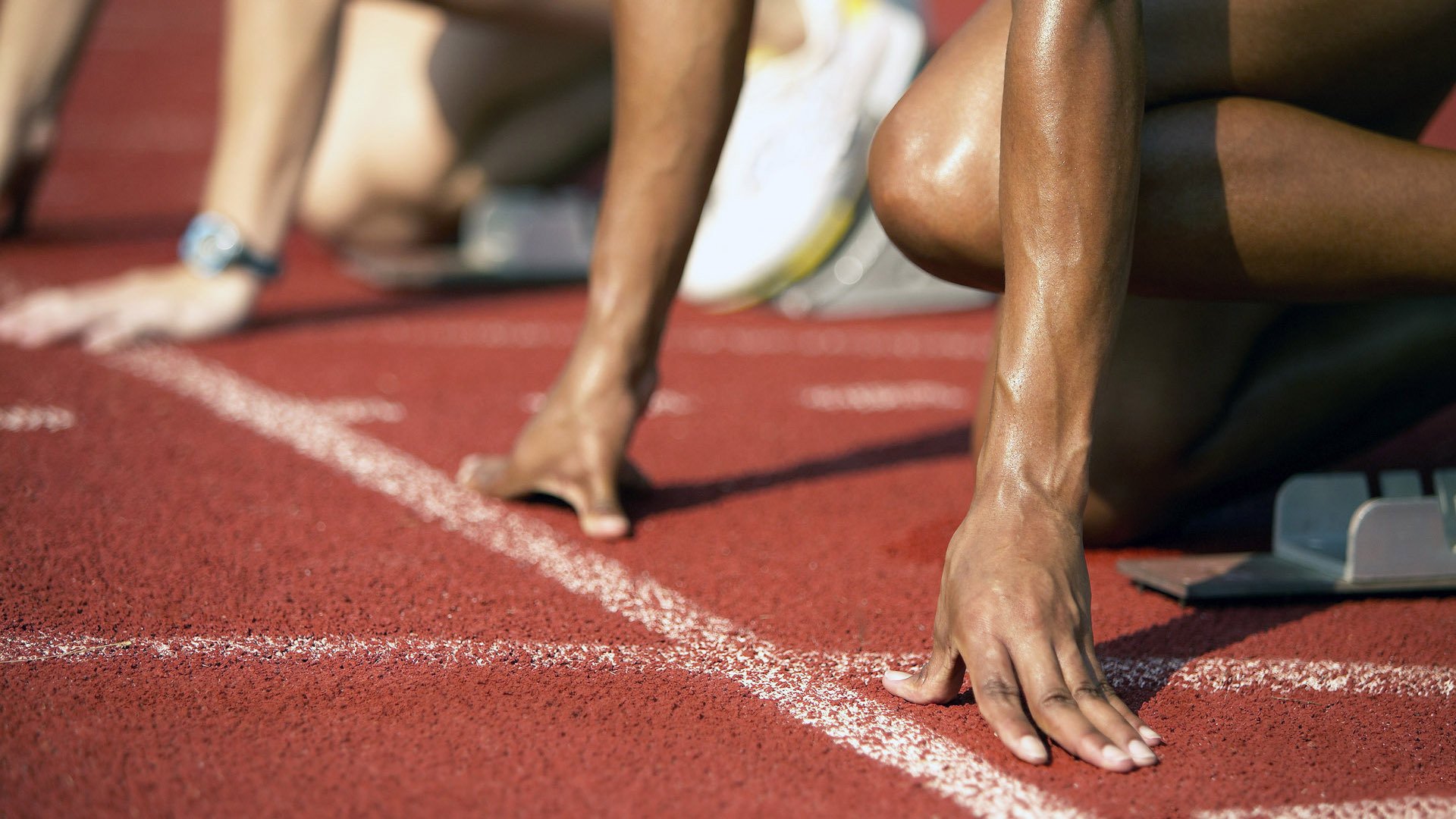 现场火爆：球迷热情支持下的疯狂场面，足球球迷现场